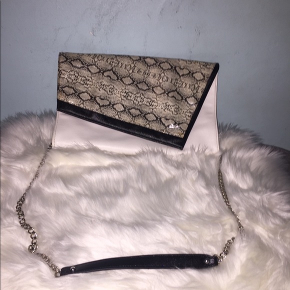 HP!!❤️ Gorgeous shoulder/crossbody bag - Picture 3 of 5